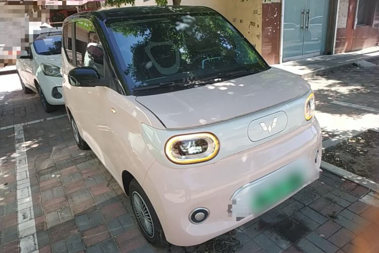 Used Wuling Hongguang MINIEV 2024 3rd Generation 215km Youth Edition Front Right 45 Deg