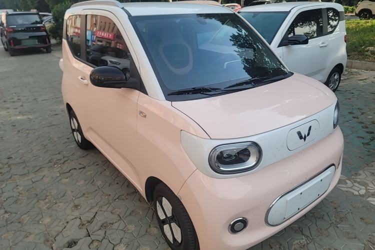 Used Wuling Hongguang MINIEV 2024 3rd Generation 215km Advanced Version Front Right 45 Deg