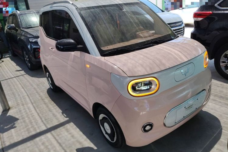 Used Wuling Hongguang MINIEV 2024 3rd Generation 170 km Front Right 45 Deg
