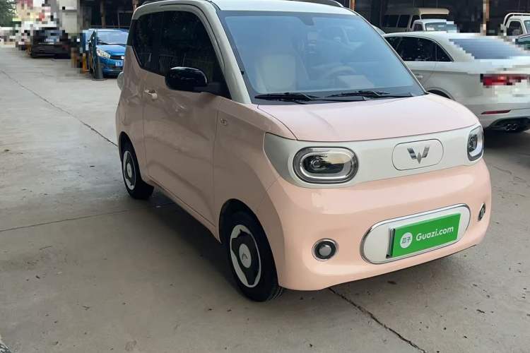 Used Wuling Hongguang MINIEV 2024 3rd Generation 170 km Front Right 45 Deg