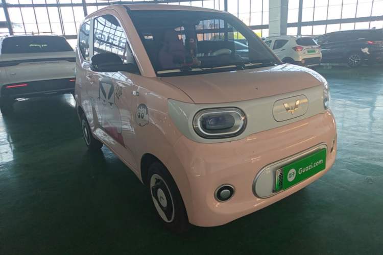 Used Wuling Hongguang MINIEV 2024 3rd Generation 215km Youth Edition Front Right 45 Deg
