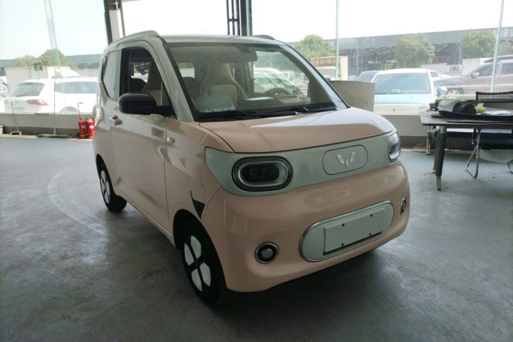Used Wuling Hongguang MINIEV 2024 3rd Generation 215km Advanced Version Front Right 45 Deg