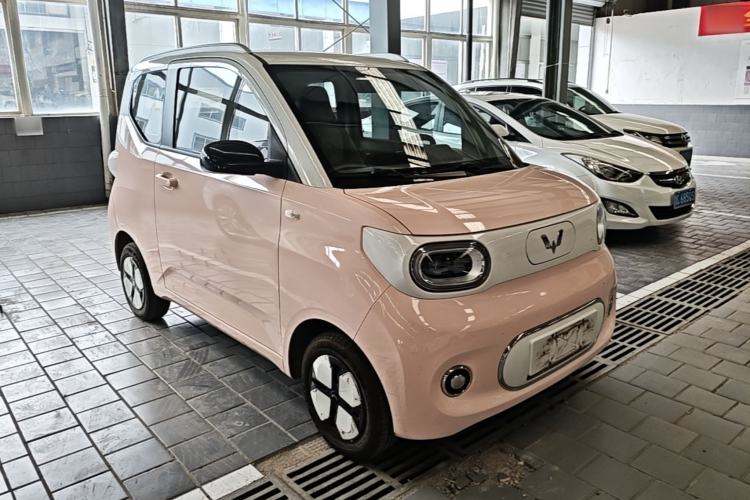 Used Wuling Hongguang MINIEV 2024 3rd Generation 215km Advanced Version Front Right 45 Deg