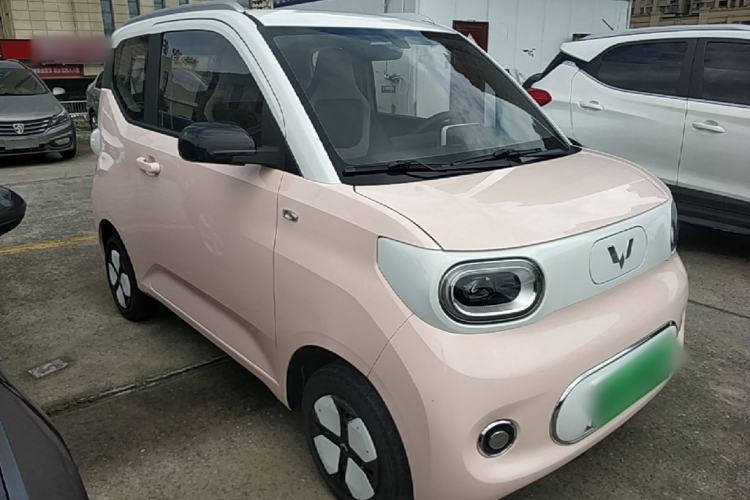 Used Wuling Hongguang MINIEV 2024 3rd Generation 215km Advanced Version Front Right 45 Deg