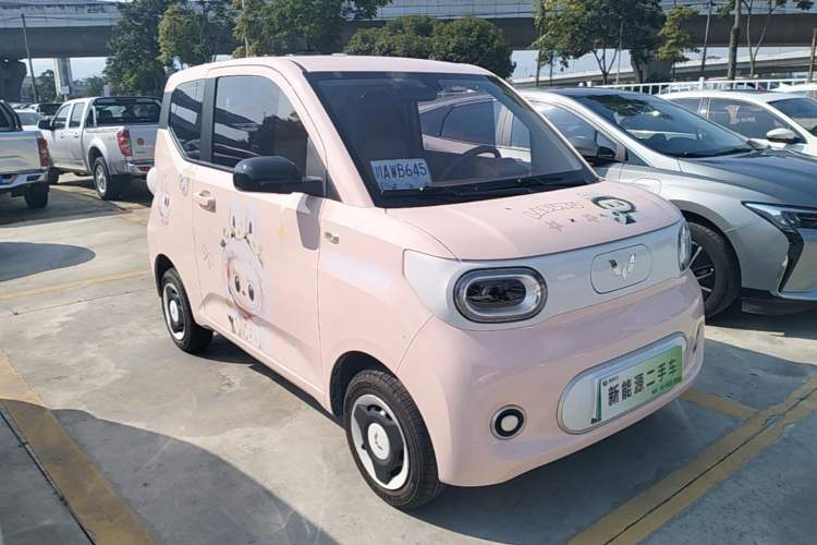 Used Wuling Hongguang MINIEV 2024 3rd Generation 215km Youth Edition Front Right 45 Deg