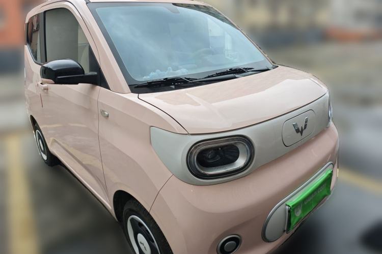 Used Wuling Hongguang MINIEV 2024 3rd Generation 215km Youth Edition Front Right 45 Deg