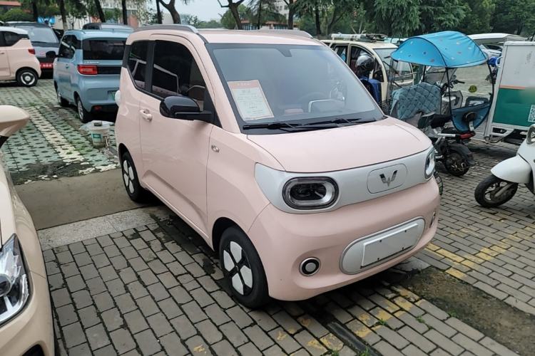 Used Wuling Hongguang MINIEV 2024 3rd Generation 215km Youth Edition Front Right 45 Deg