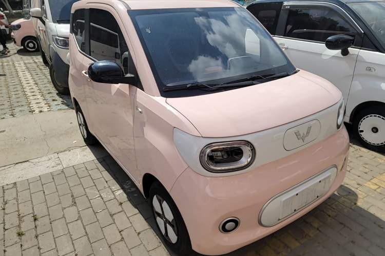 Used Wuling Hongguang MINIEV 2024 3rd Generation 215km Youth Edition Front Right 45 Deg