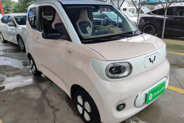 Used Wuling Hongguang MINIEV 2024 3rd Generation 215km Advanced Version Front Right 45 Deg