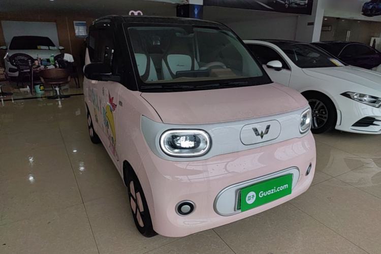 Used Wuling Hongguang MINIEV 2024 3rd Generation 215km Youth Edition Front Right 45 Deg