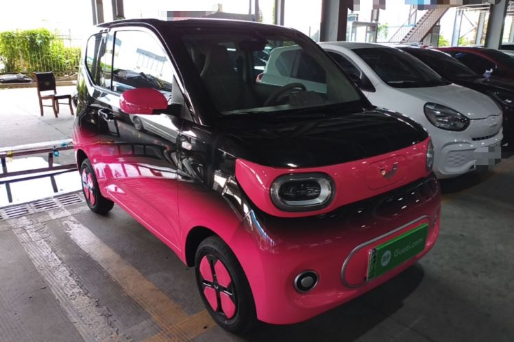 Used Wuling Hongguang MINIEV 2024 3rd Generation 215km Youth Edition Front Right 45 Deg