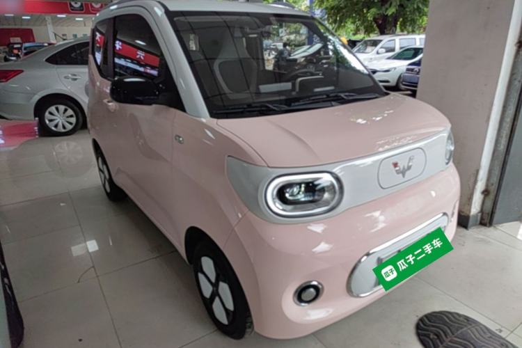 Used Wuling Hongguang MINIEV 2024 3rd Generation 215km Advanced Version Front Right 45 Deg