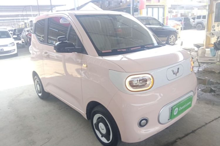 Used Wuling Hongguang MINIEV 2024 3rd Generation 215km Youth Edition Front Right 45 Deg