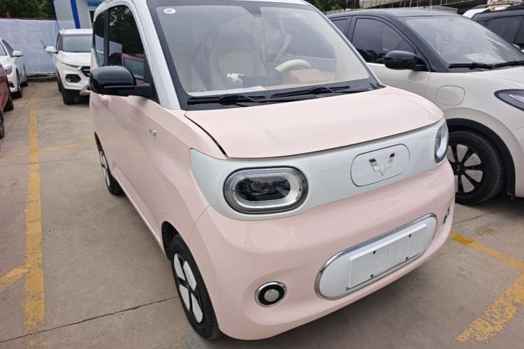 Used Wuling Hongguang MINIEV 2024 3rd Generation 215km Advanced Version Front Right 45 Deg