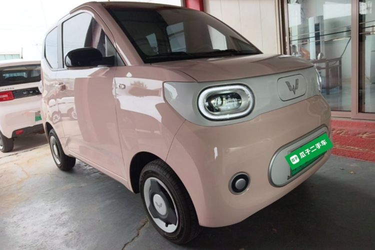 Used Wuling Hongguang MINIEV 2024 3rd Generation 215km Youth Edition Front Right 45 Deg