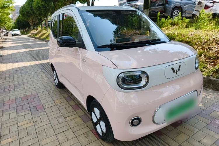 Used Wuling Hongguang MINIEV 2024 3rd Generation 215km Advanced Version Front Right 45 Deg