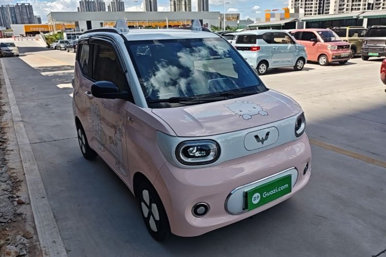 Used Wuling Hongguang MINIEV 2024 3rd Generation 215km Advanced Version Front Right 45 Deg