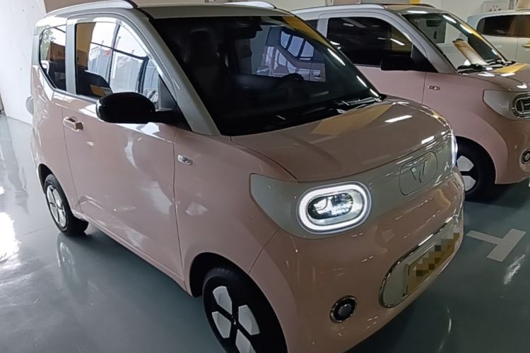 Used Wuling Hongguang MINIEV 2024 3rd Generation 215km Advanced Version Front Right 45 Deg