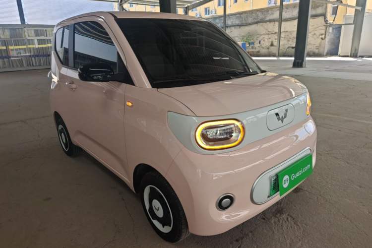 Used Wuling Hongguang MINIEV 2024 3rd Generation 215km Youth Edition Front Right 45 Deg