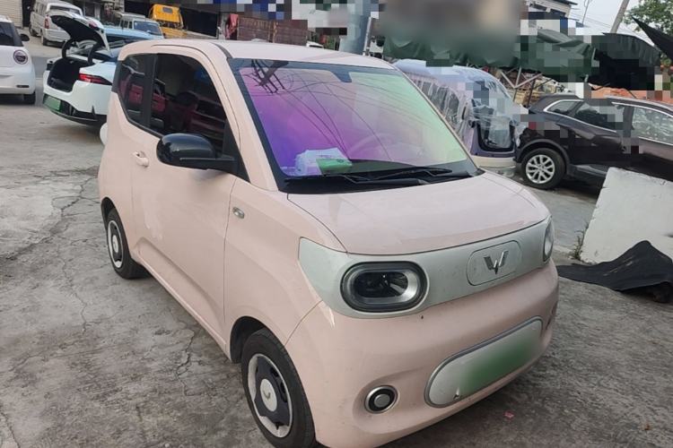Used Wuling Hongguang MINIEV 2024 3rd Generation 215km Youth Edition Front Right 45 Deg