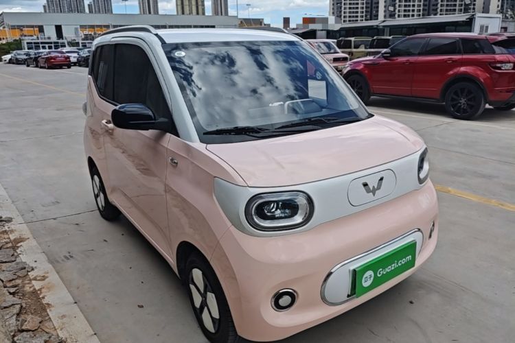 Used Wuling Hongguang MINIEV 2024 3rd Generation 215km Advanced Version Front Right 45 Deg