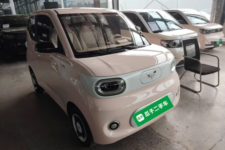 Used Wuling Hongguang MINIEV 2024 3rd Generation 215km Youth Edition Front Right 45 Deg