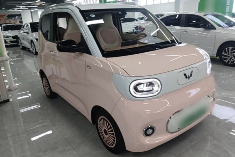 Used Wuling Hongguang MINIEV 2024 3rd Generation 170 km Front Right 45 Deg