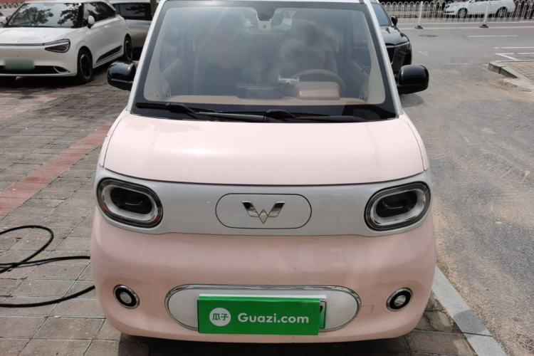 Used Wuling Hongguang MINIEV 2024 3rd Generation 215km Advanced Version Front