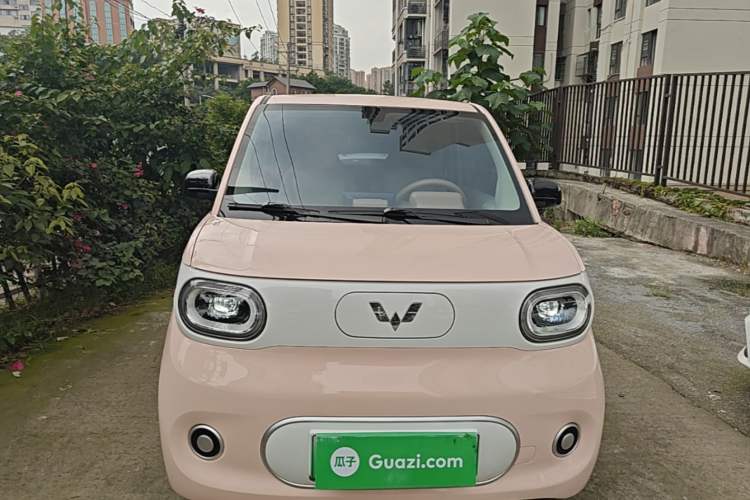 Used Wuling Hongguang MINIEV 2024 3rd Generation 215km Youth Edition Front