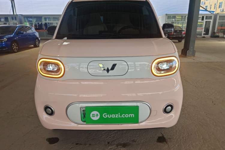 Used Wuling Hongguang MINIEV 2024 3rd Generation 215km Youth Edition Front