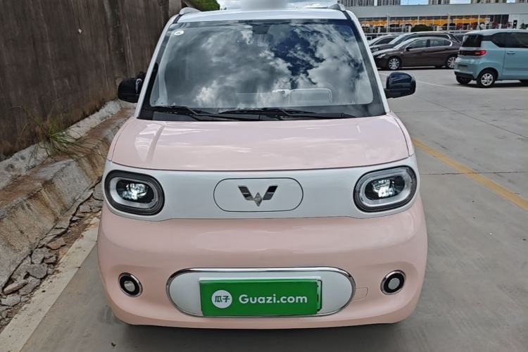 Used Wuling Hongguang MINIEV 2024 3rd Generation 215km Advanced Version Front
