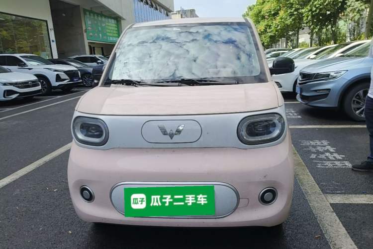 Used Wuling Hongguang MINIEV 2024 3rd Generation 215km Youth Edition Front