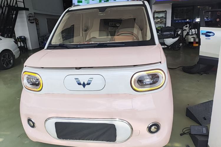 Used Wuling Hongguang MINIEV 2024 3rd Generation 215km Advanced Version Front
