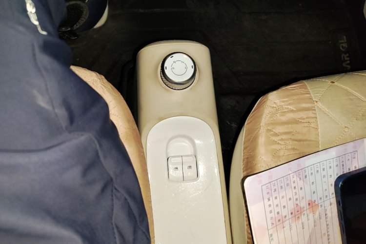 Used Wuling Hongguang MINIEV 2024 3rd Generation 215km Youth Edition Gear Lever