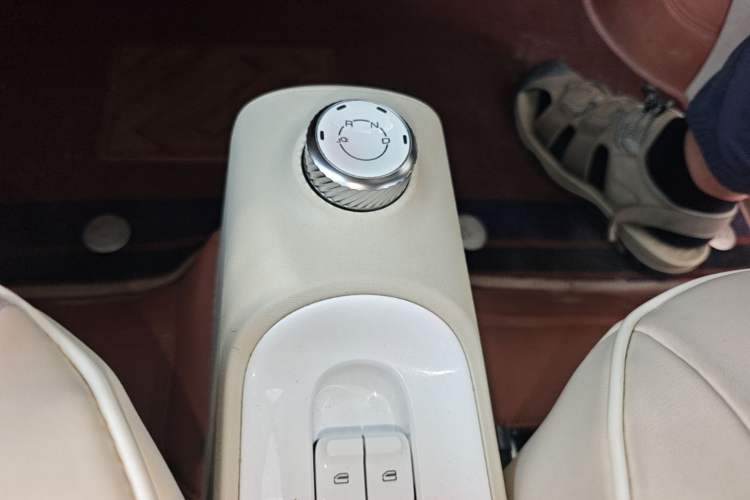 Used Wuling Hongguang MINIEV 2024 3rd Generation 215km Youth Edition Gear Lever