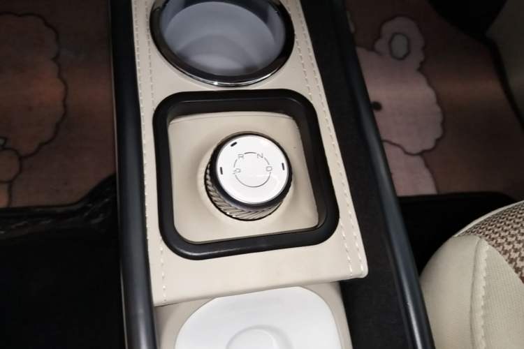 Used Wuling Hongguang MINIEV 2024 3rd Generation 215km Youth Edition Gear Lever