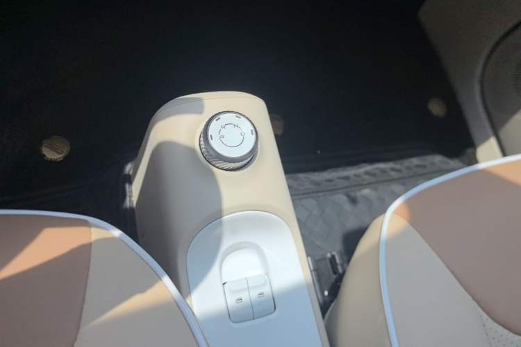 Used Wuling Hongguang MINIEV 2024 3rd Generation 215km Youth Edition Gear Lever