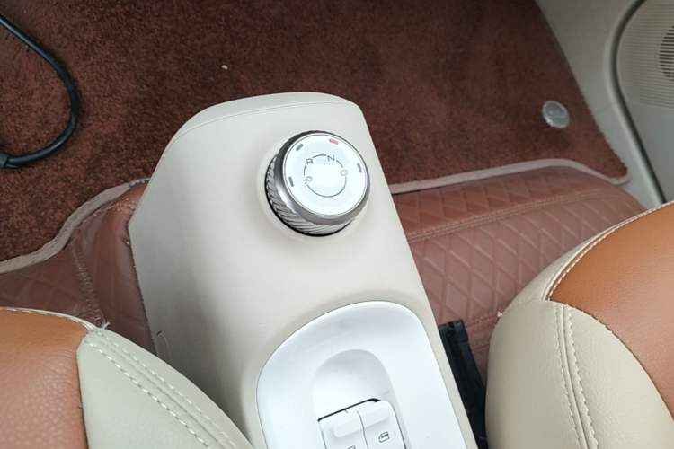 Used Wuling Hongguang MINIEV 2024 3rd Generation 215km Youth Edition Gear Lever