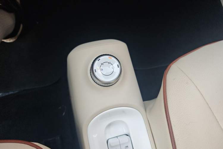 Used Wuling Hongguang MINIEV 2024 3rd Generation 215km Youth Edition Gear Lever