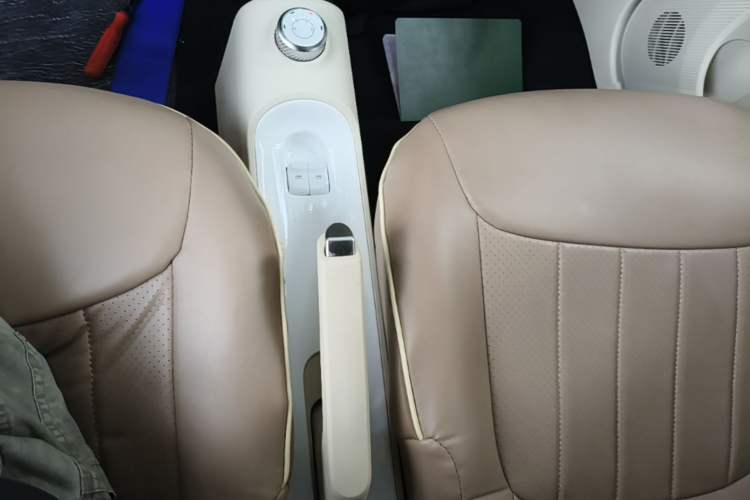 Used Wuling Hongguang MINIEV 2024 3rd Generation 215km Youth Edition Gear Lever