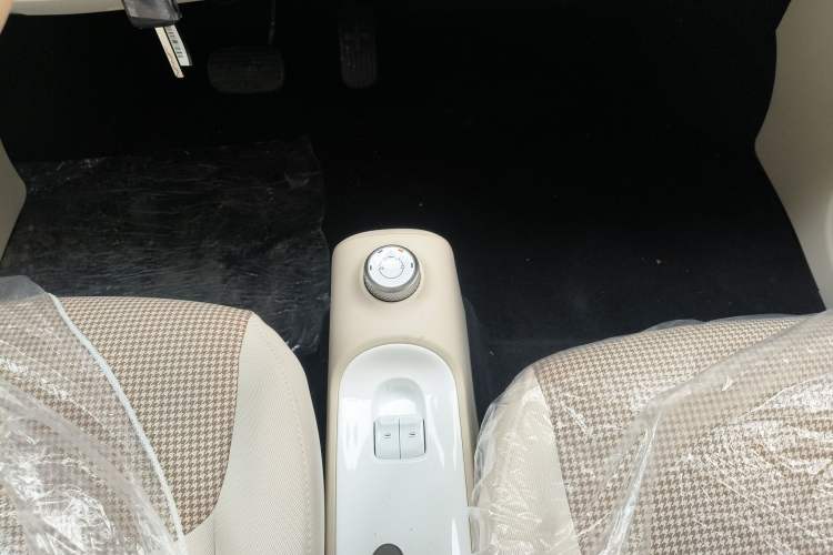 Used Wuling Hongguang MINIEV 2024 3rd Generation 215km Youth Edition Gear Lever