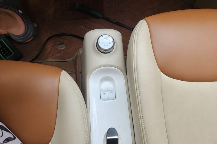 Used Wuling Hongguang MINIEV 2024 3rd Generation 215km Youth Edition Gear Lever