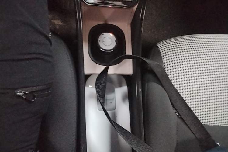 Used Wuling Hongguang MINIEV 2024 3rd Generation 215km Advanced Version Gear Lever