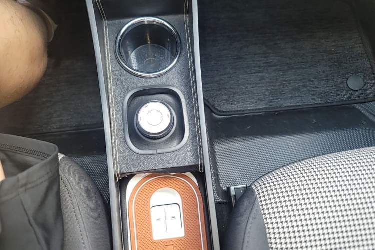Used Wuling Hongguang MINIEV 2024 3rd Generation 215km Youth Edition Gear Lever