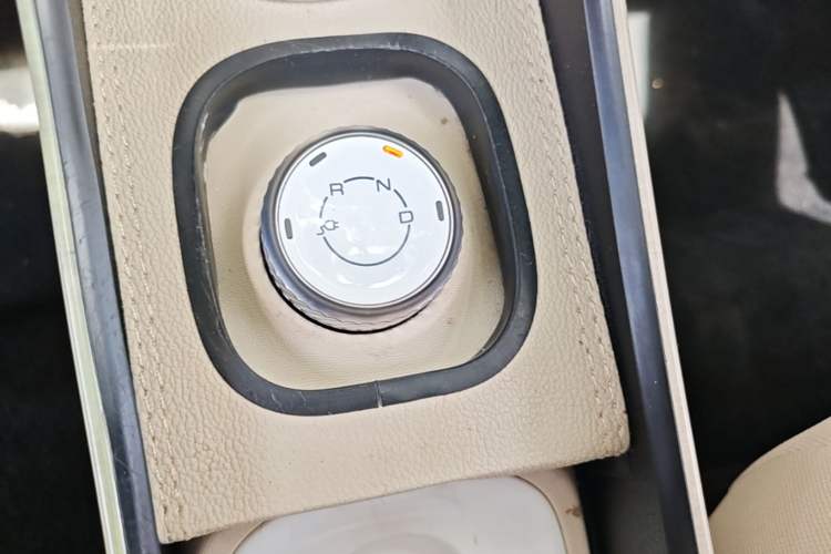 Used Wuling Hongguang MINIEV 2024 3rd Generation 215km Advanced Version Gear Lever