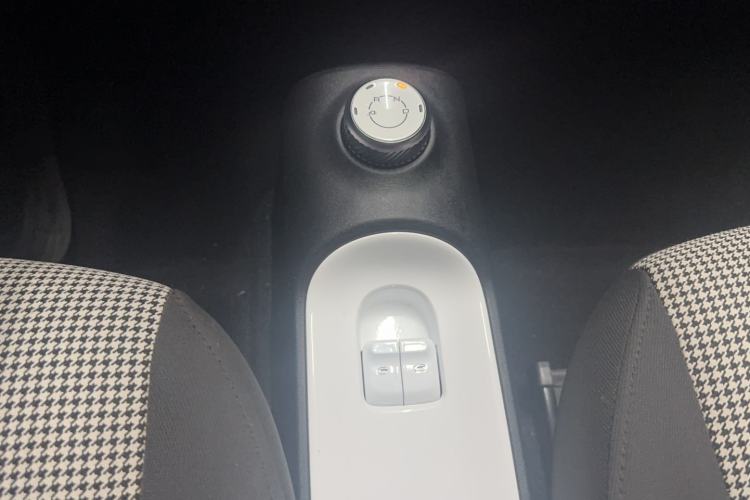 Used Wuling Hongguang MINIEV 2024 3rd Generation 170 km Gear Lever