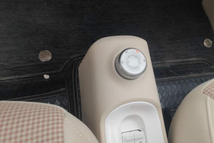 Used Wuling Hongguang MINIEV 2024 3rd Generation 215km Youth Edition Gear Lever