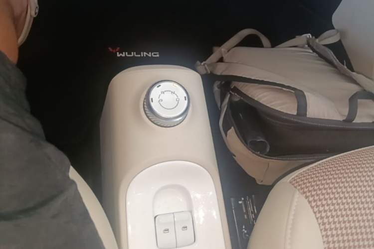 Used Wuling Hongguang MINIEV 2024 3rd Generation 215km Youth Edition Gear Lever