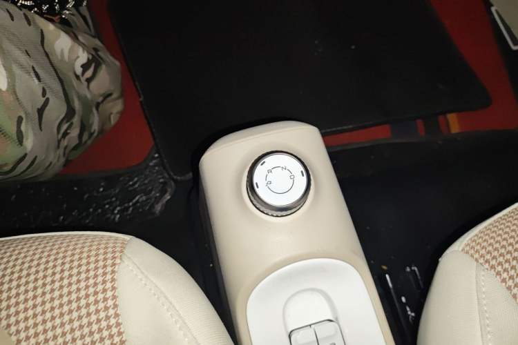 Used Wuling Hongguang MINIEV 2024 3rd Generation 215km Youth Edition Gear Lever