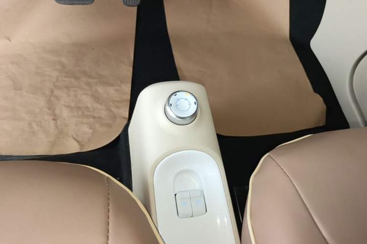 Used Wuling Hongguang MINIEV 2024 3rd Generation 215km Youth Edition Gear Lever